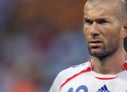 开云官网-唯一战地，当三笘薰的孤影遭遇比利亚雷亚尔的洪流