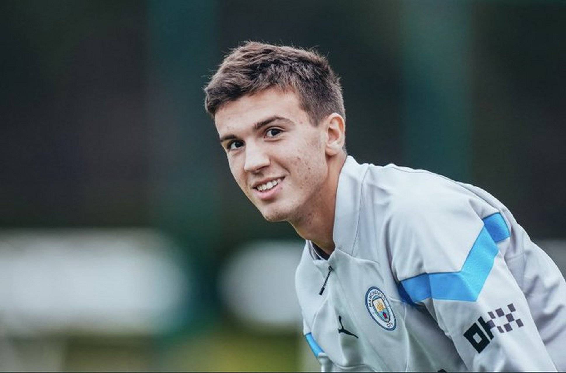 曼城老板投资年轻球员，西汉姆主力因伤缺席的简单介绍