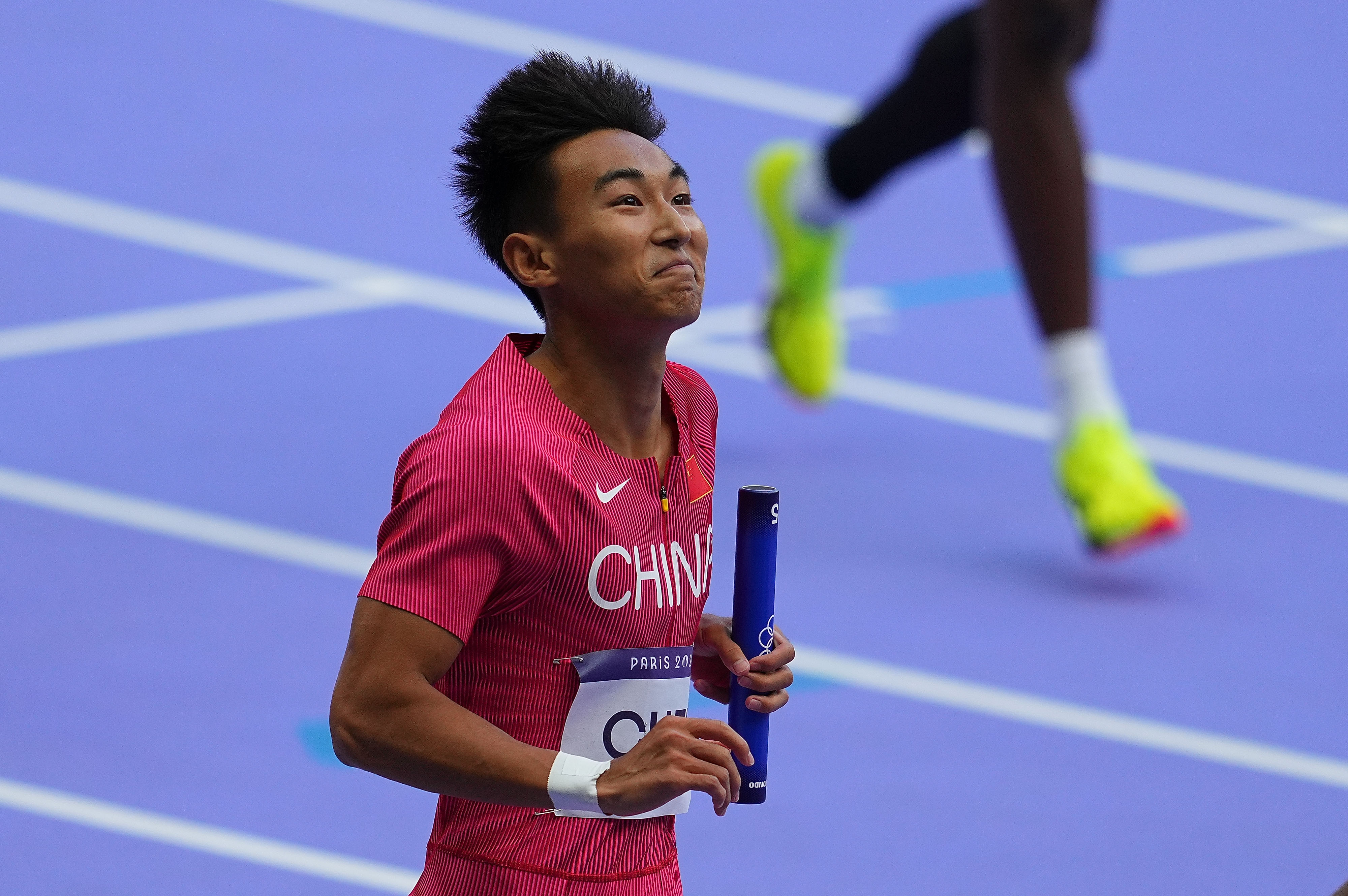 法国田径运动员在短跑项目中取胜，斩获金牌