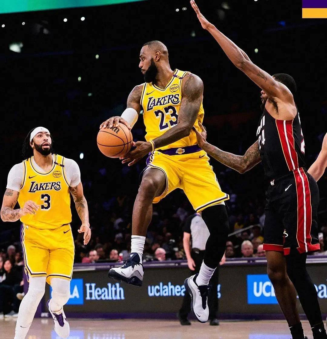 关于黄蜂客场逆转湖人,沃克全面表现率队晋级的信息 关于黄蜂客场逆转湖人,沃克全面表现率队晋级的信息