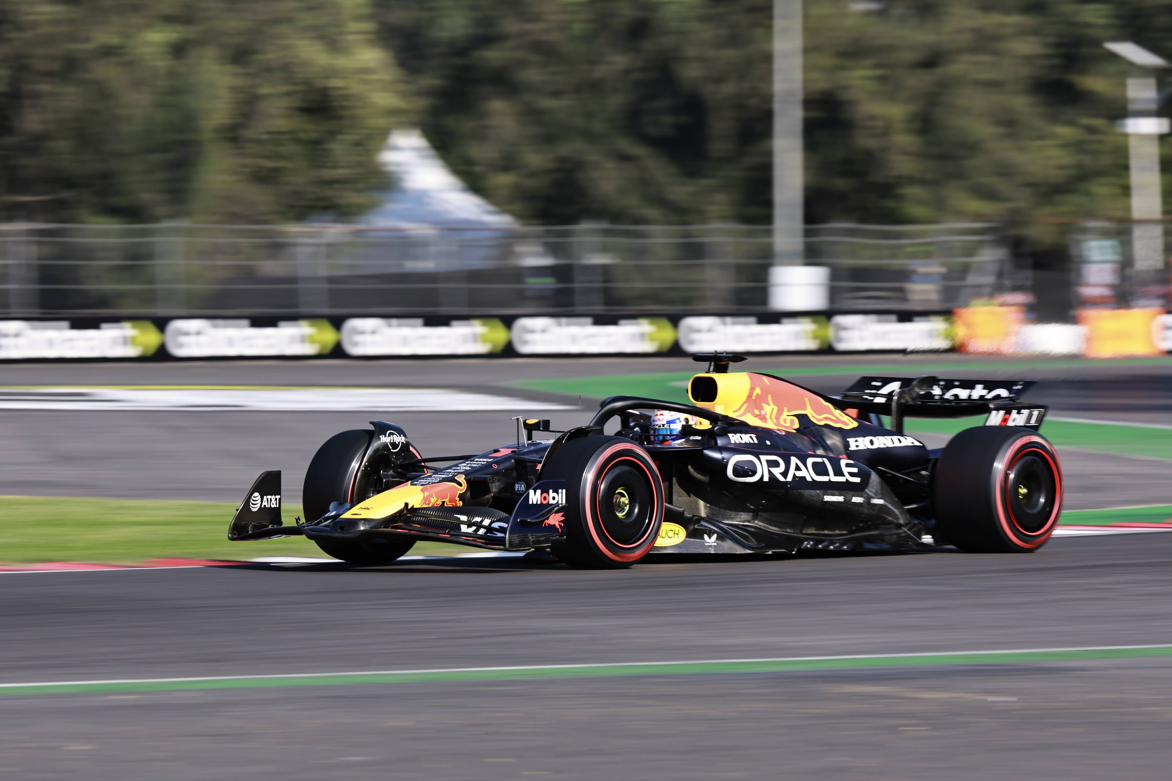 红牛二队翻盘法拉利，佩雷兹关键制胜