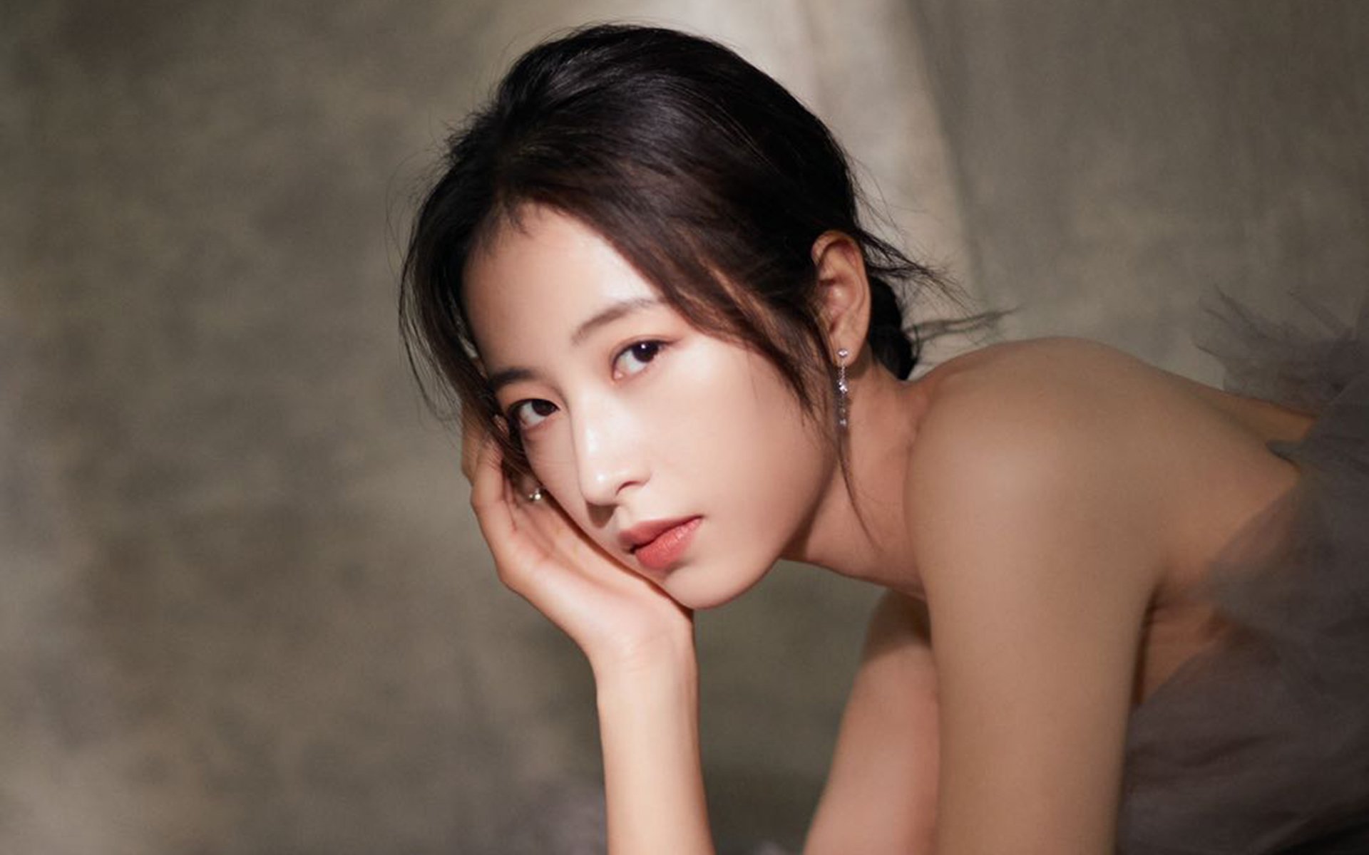 当闪电淬火成铁壁—格纳布里的转型锁死黄色潜水艇，佛罗伦萨逆流冲垮比利亚雷亚尔