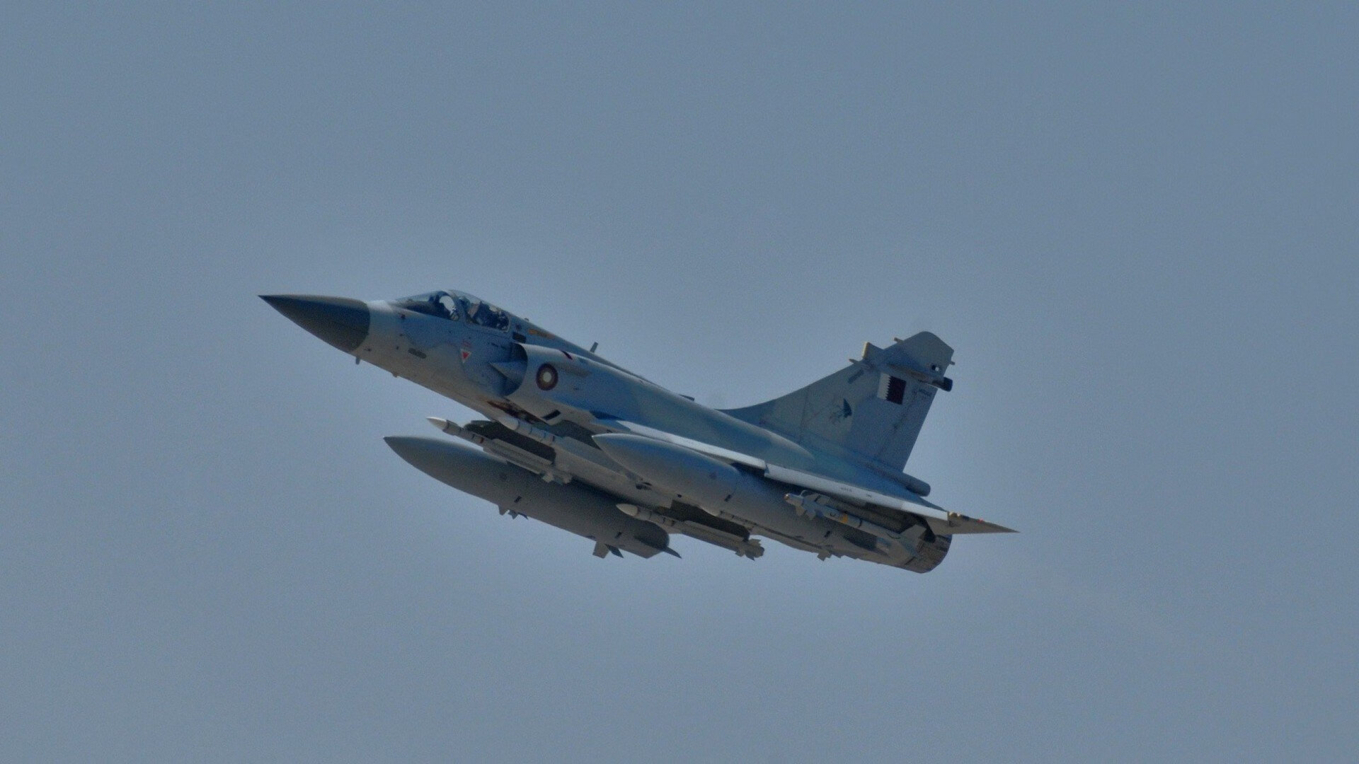 当巴塞罗那陷落时，休斯顿升起他的月亮