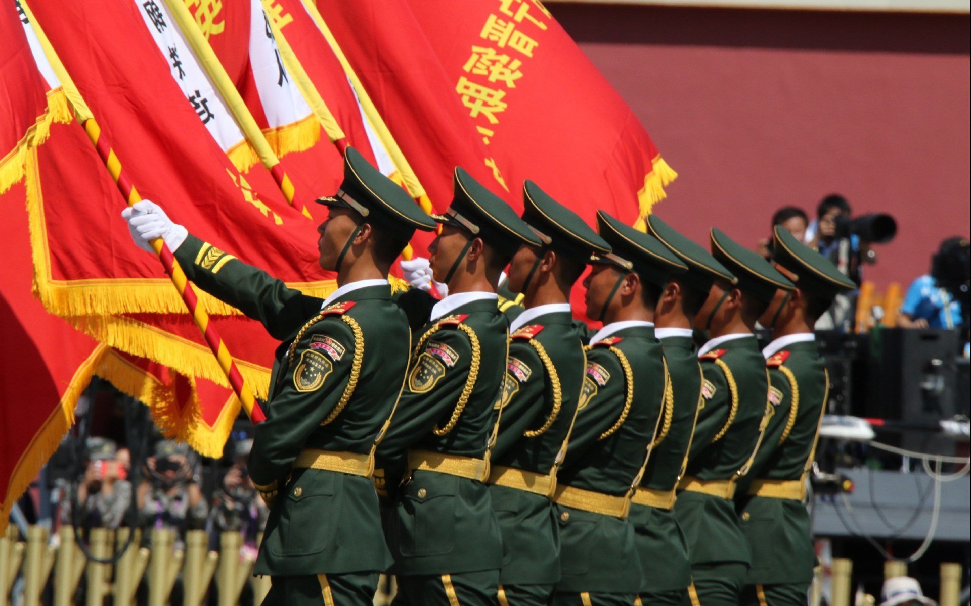 戈贝尔爆发与热火生死战取胜尼克斯，季后赛的终极考验