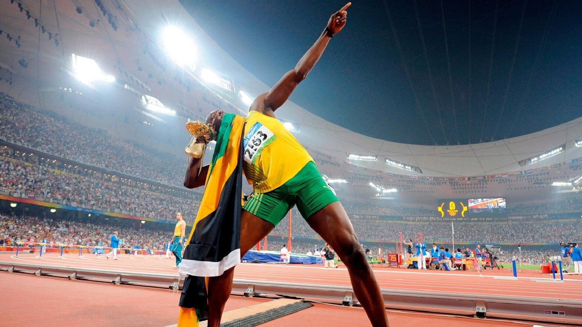 他全场只休息34秒，老鹰的囚笼困不住独行的布伦森